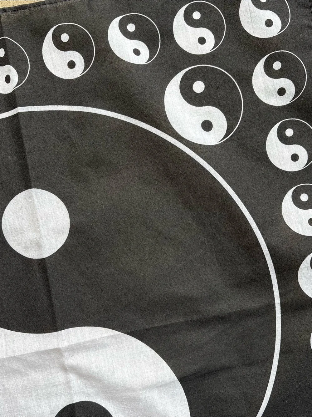 N/A yang hanging symbols